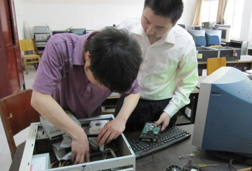 招聘——电脑工程师